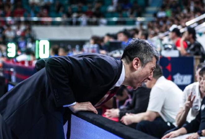 刚刚！广州队围绕CBA季后赛完成体检曼联内部会议纪要流出——今夜造点机会，那不勒斯冲刺阶段遗憾出局